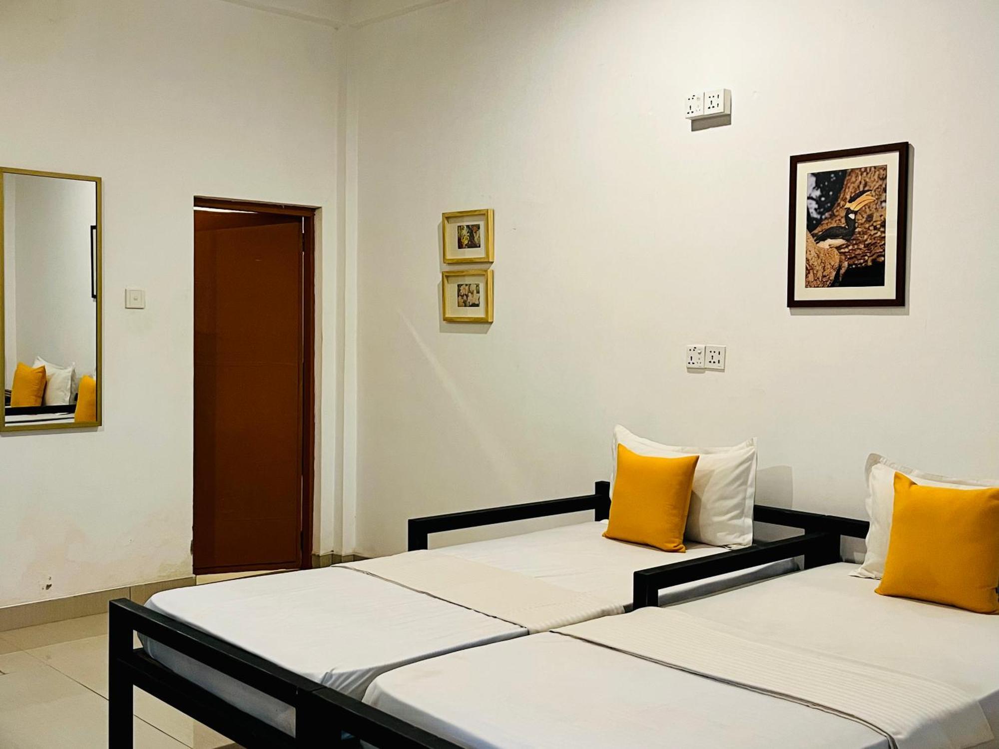 Funky Leopard Safari Lodge Bordering Yala National Park Kataragama Exterior foto