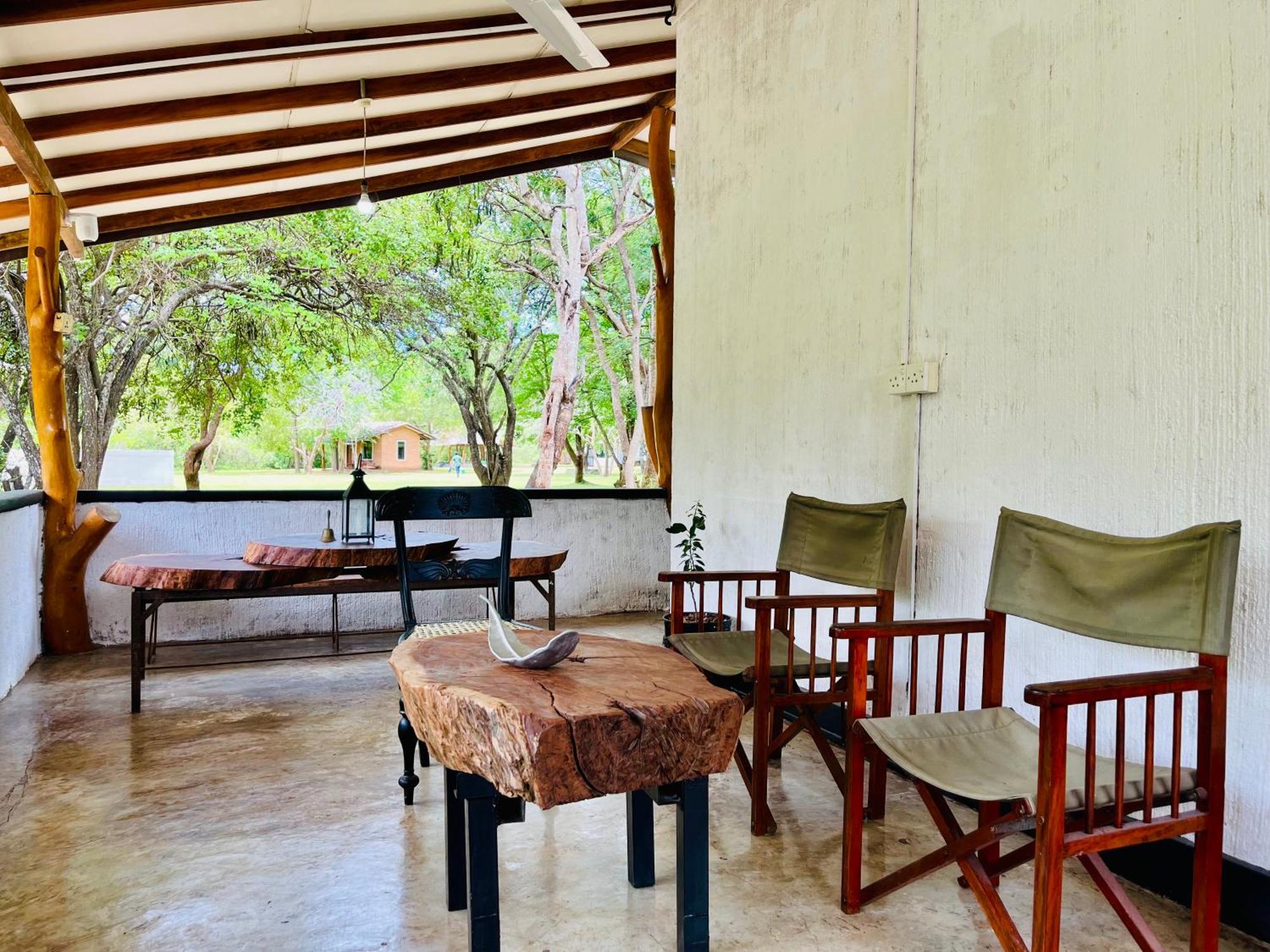 Funky Leopard Safari Lodge Bordering Yala National Park Kataragama Exterior foto